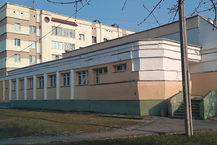 Здание магазина по улице Советская в Кобрине предлагают арендовать или купить — условия