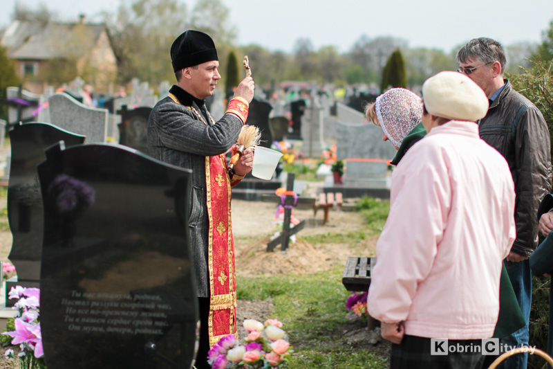 Радоница: богослужения на кладбищах в Кобрине и районе пройдут с 9 по 19 мая. Где и когда