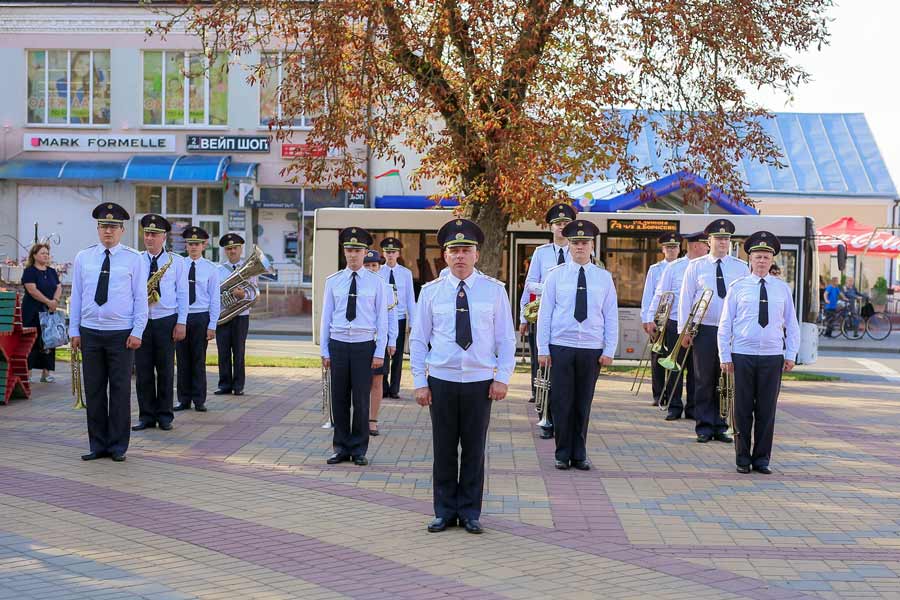 17 сентября в Кобрине прошли областные торжественные мероприятия в честь Дня народного единства