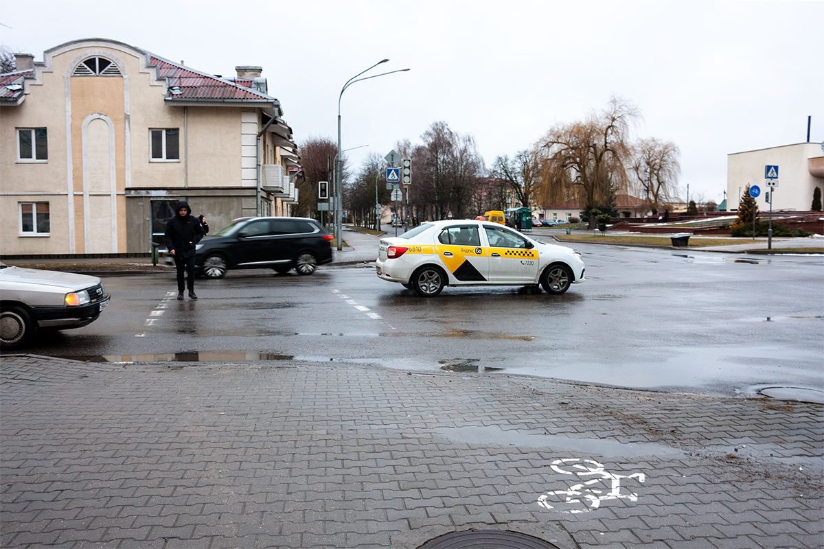 В Кобрине на перекрестке улиц Пушкина-Дзержинского не работают светофоры. С  чем это связано