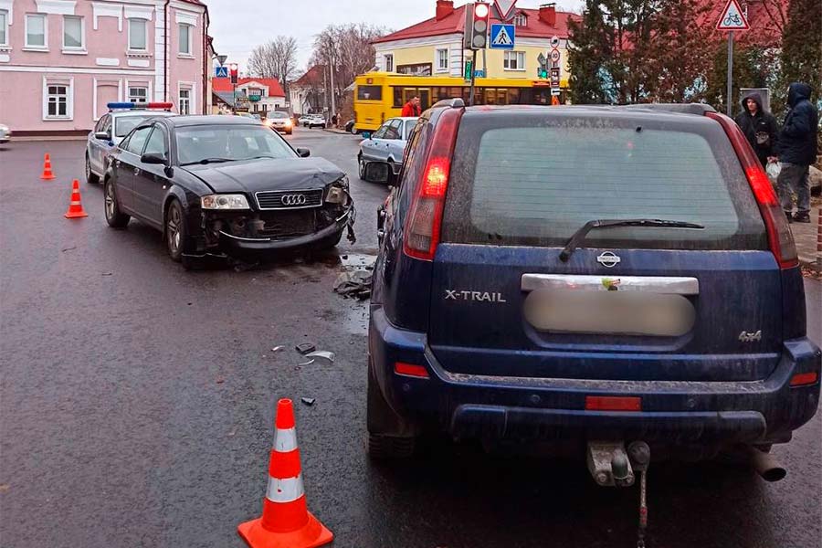 В Кобрине водитель с 2,2 промилле устроил ДТП — его лишили прав за пьяную езду два дня тому назад