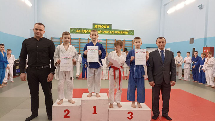 Юные спортсмены из Кобрина завоевали 21 призовое место на открытом турнире по дзюдо