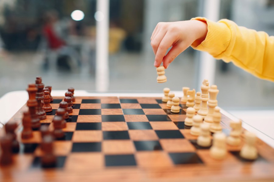 Три шахматистки Кобринской спортшколы завоевали право выступать на первенстве страны по рапиду и блицу до 12-16 лет 